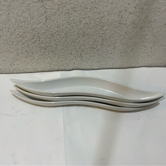 3 pieces white Wave Porcelain serving dish.A20 - Picture 2 of 4
